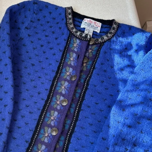 Vintage Wool Fair Isle Sweater 💙 - Picture 2 of 6